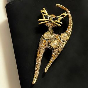✨Gorgeous Rhinestones Cat Brooch